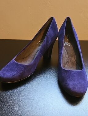 AEROSOLES Purple Suede Pumps